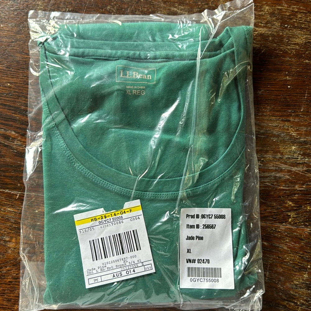 NWT 3/4 sleeve scoop neck top